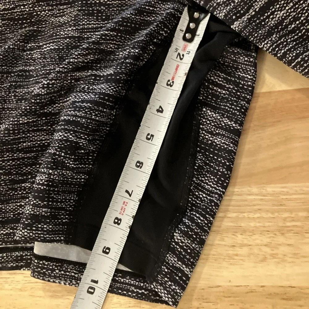 Lululemon T.H.E. Short Linerless Mens XL Black Athletic LM7AAWS